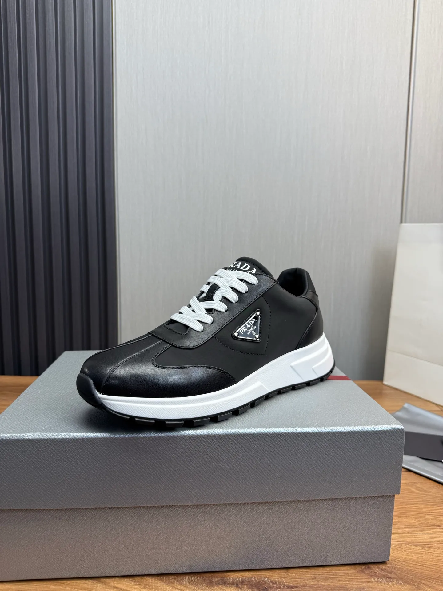 Men's shoes 💰560💰 [PRADA] Hot-selling men's shoes shipped 👏Official website synchronized ⬆️Original imported cowhide stitching waterproof fabric + cowhide lining, 1⃣️:1⃣️reproduction, original bottom, 38-45 (45. Customized, non-refundable)